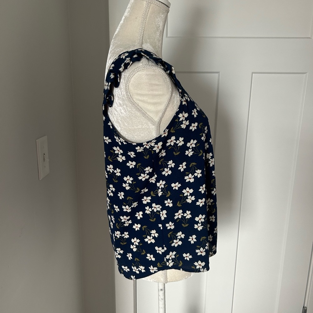 Monteau Floral Print Top - Picture 2 of 7